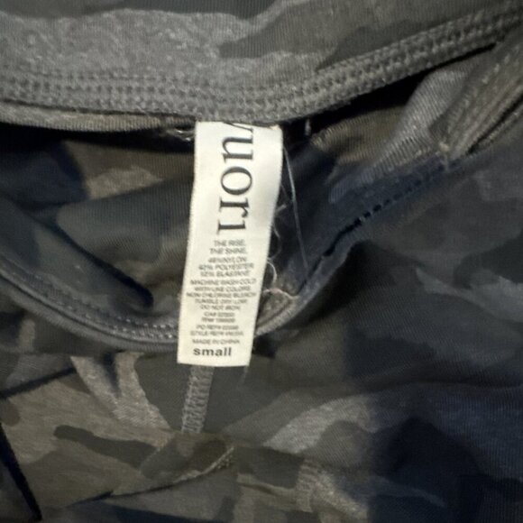 Vuori Legging Women's Camo Oregano Camo Workout Activewear Gym Sze S - Picture 2 of 4